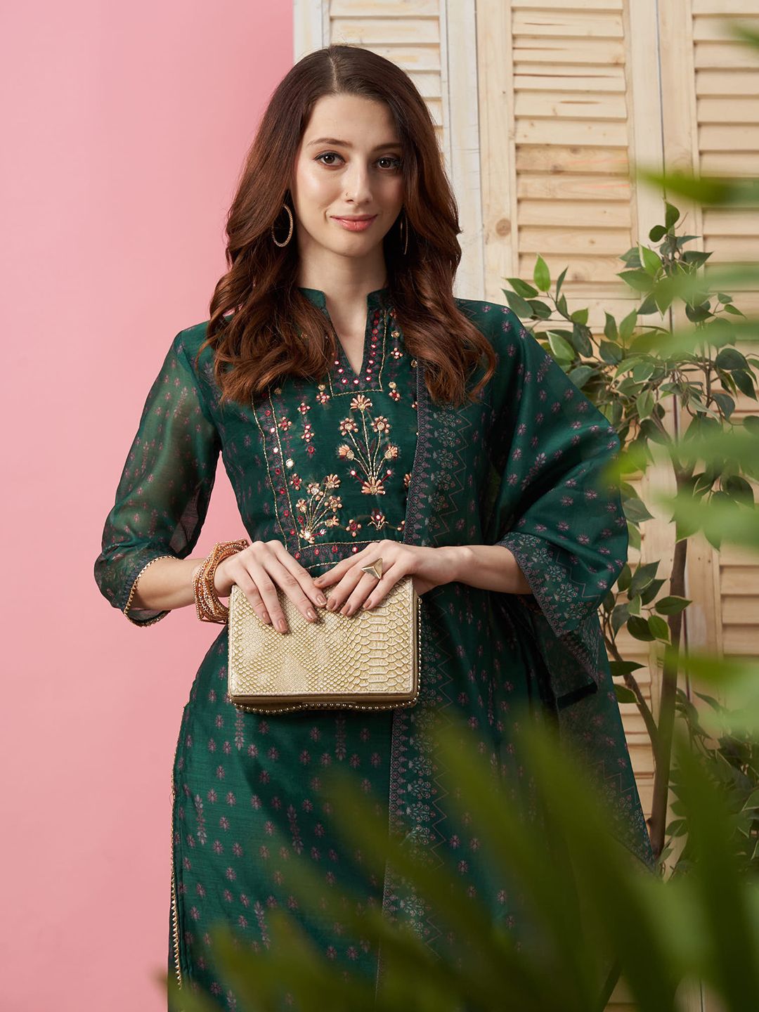 3/4th Sleeves Green Mughal Prints Kurta Set With Dupatta For Women